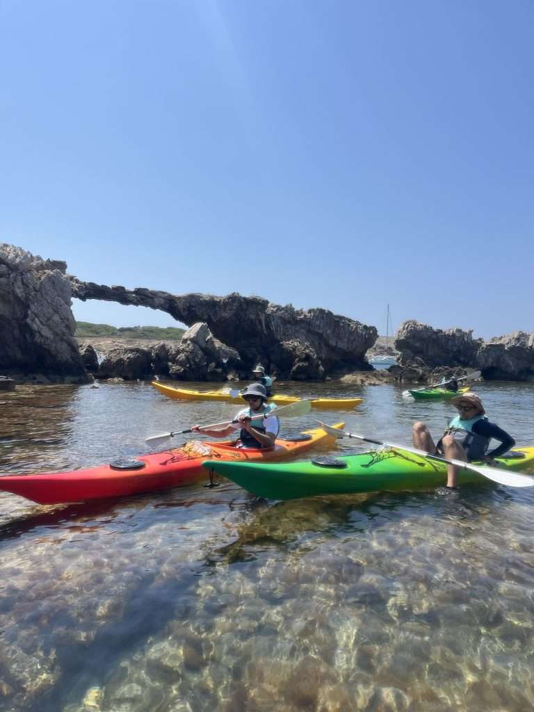 hiking in favignana by kayak 