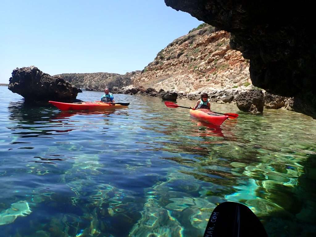 hiking in favignana by kayak 